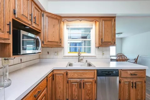 Kitchen - 1345 Inglesh Ave, Kankakee, IL 60901 photo 1 of 4