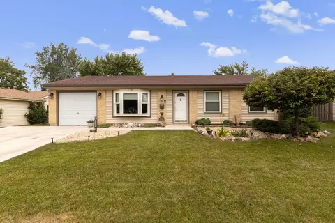 113 David Dr, Streamwood, IL 60107