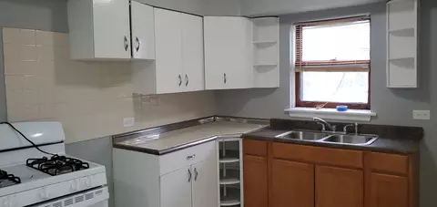 Kitchen - 165 E 119th St, Chicago, IL 60628 photo 2 of 5