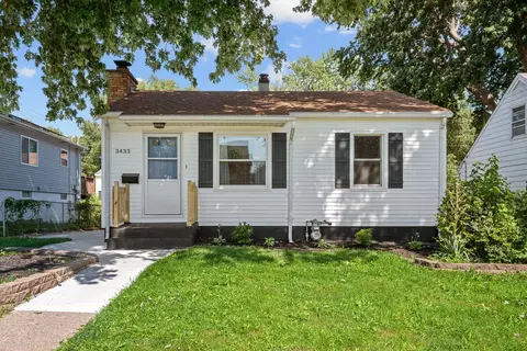 3433 N Sturdevant St, Davenport, IA 52806
