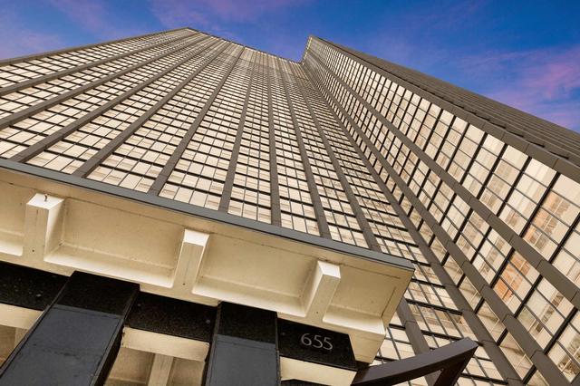 655 W Irving Park Rd #2008, Chicago, IL 60613
