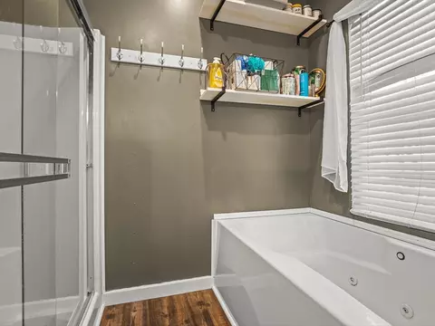 Bath - 1393 Chadbourne Dr, Davis, IL 61019 photo 2 of 4
