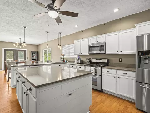 Kitchen - 1393 Chadbourne Dr, Davis, IL 61019 photo 3 of 5