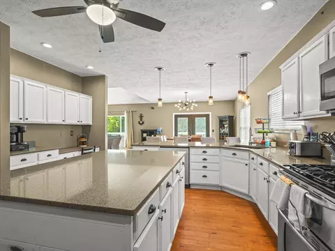 Kitchen - 1393 Chadbourne Dr, Davis, IL 61019 photo 4 of 5
