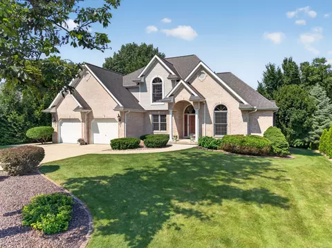 Exterior - 2841 Emerald Dr, Ottawa, IL 61350 photo 4 of 20