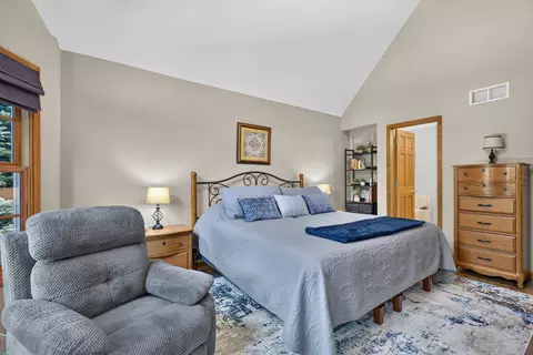 Bedroom - 2841 Emerald Dr, Ottawa, IL 61350 photo 7 of 8