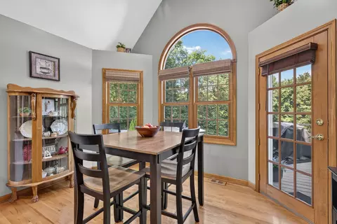 Dining - 2841 Emerald Dr, Ottawa, IL 61350 photo 2 of 2