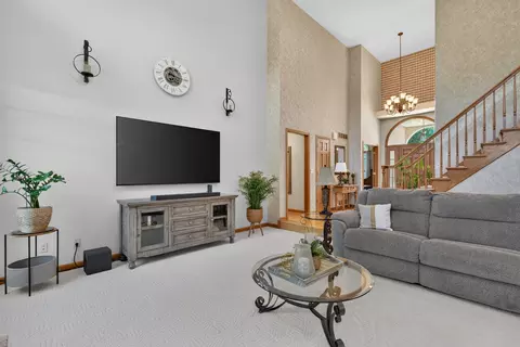 Living - 2841 Emerald Dr, Ottawa, IL 61350 photo 3 of 3