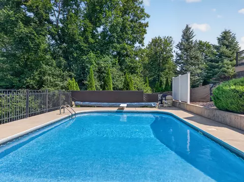 Exterior - 2841 Emerald Dr, Ottawa, IL 61350 photo 14 of 20