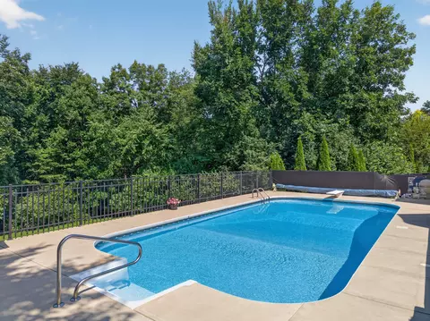 Exterior - 2841 Emerald Dr, Ottawa, IL 61350 photo 9 of 20