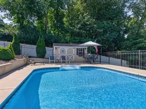 Exterior - 2841 Emerald Dr, Ottawa, IL 61350 photo 16 of 20