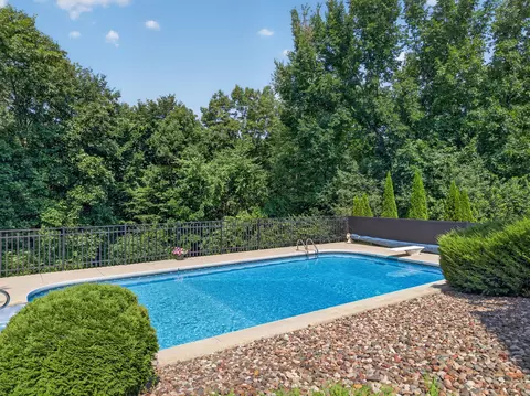 Exterior - 2841 Emerald Dr, Ottawa, IL 61350 photo 18 of 20