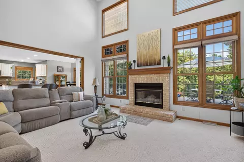 Living - 2841 Emerald Dr, Ottawa, IL 61350 photo 2 of 3