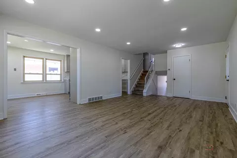308 Wheeling Ave, Wheeling, IL 60090 photo 5