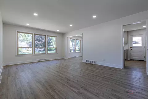 308 Wheeling Ave, Wheeling, IL 60090 photo 3