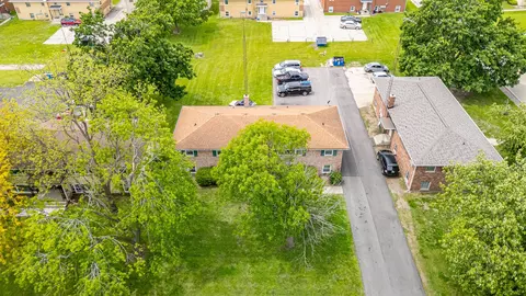 221 S Small Ave, Kankakee, IL 60901 photo 2