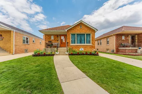 9327 S Avers Ave, Evergreen Park, IL 60805
