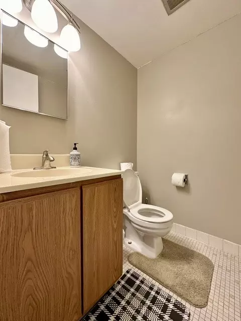 264 E Bailey Rd #H, Naperville, IL 60565 photo 12