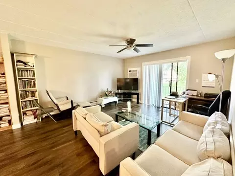 264 E Bailey Rd #H, Naperville, IL 60565 photo 4