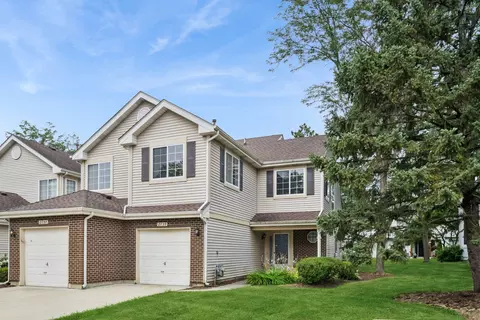 2739 Odlum Dr, Schaumburg, IL 60194
