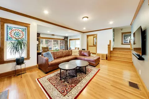1504 W Juneway Ter, Chicago, IL 60626 photo 6
