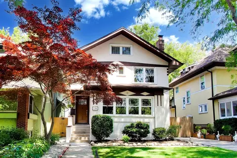 1504 W Juneway Ter, Chicago, IL 60626
