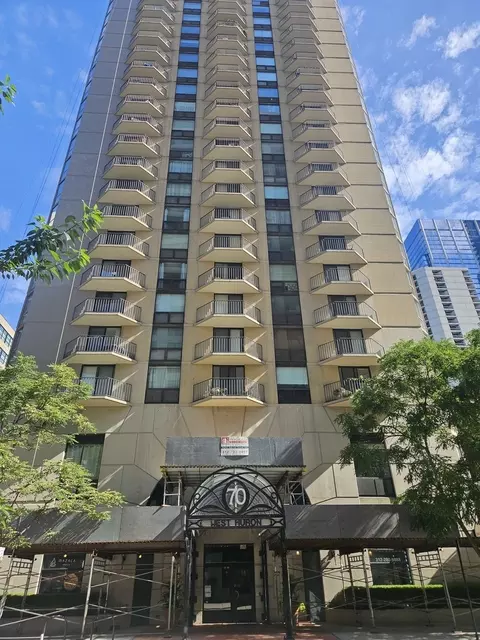 70 W Huron St #809, Chicago, IL 60654