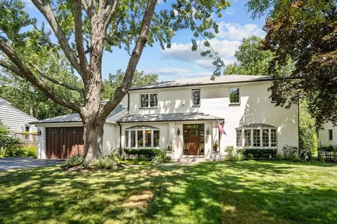754 Longwood Dr, Lake Forest, IL 60045