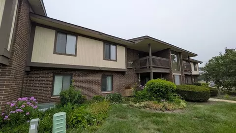 596 Somerset Ln #7, Crystal Lake, IL 60014