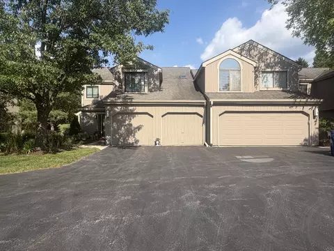 1249 Oak Hill Rd #CONDO, Lake Barrington, IL 60010