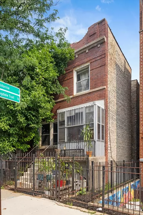 1946 W Armitage Ave, Chicago, IL 60647