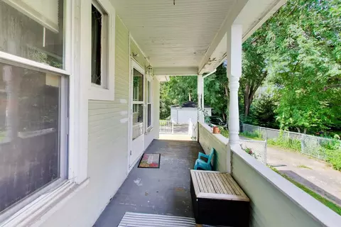 Exterior - 422 Summit St, Elgin, IL 60120 photo 5 of 15