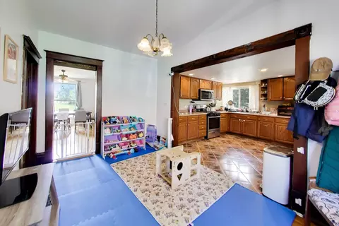 Other - 422 Summit St, Elgin, IL 60120 photo 2 of 5