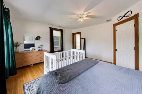 Bedroom - 422 Summit St, Elgin, IL 60120 photo 5 of 7