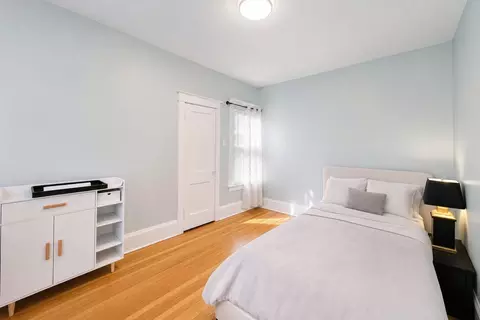 Bedroom - 422 Summit St, Elgin, IL 60120 photo 1 of 7