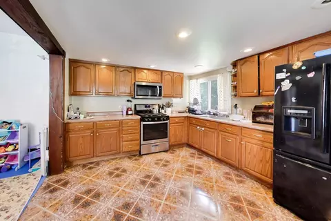 Kitchen - 422 Summit St, Elgin, IL 60120 photo 2 of 2