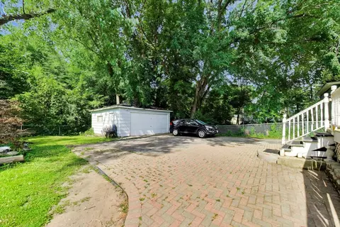 Exterior - 422 Summit St, Elgin, IL 60120 photo 12 of 15
