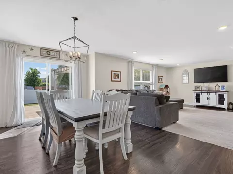 Dining - 1914 Eagle Dr, Morris, IL 60450 photo 1 of 3