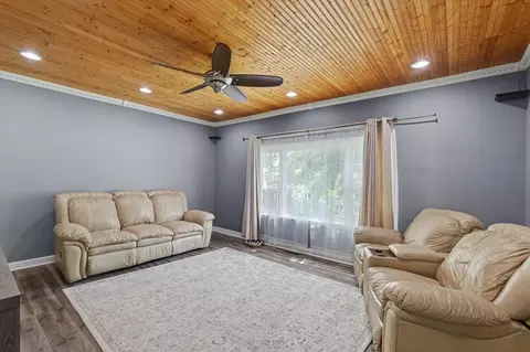 315 N Main St, Arrowsmith, IL 61722 photo 9