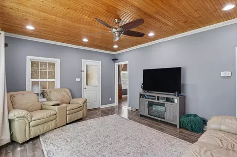 315 N Main St, Arrowsmith, IL 61722 photo 10