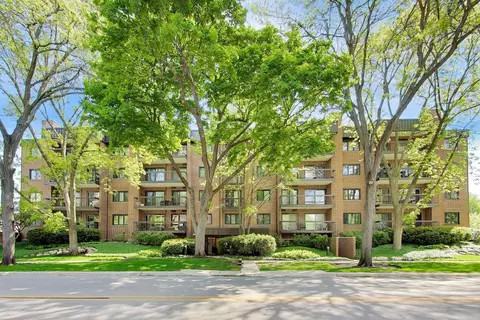1695 2nd St #507, Highland Park, IL 60035