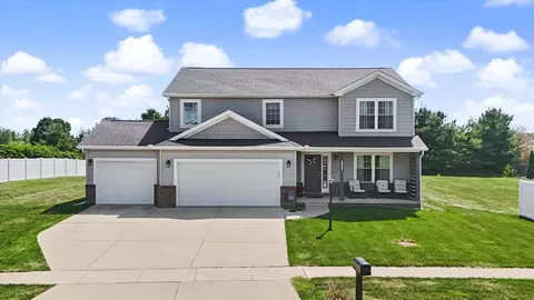 1402 Railside Dr, Gibson City, IL 60936