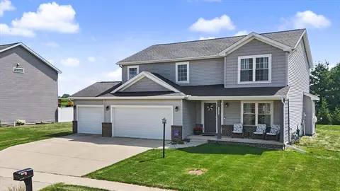 1402 Railside Dr, Gibson City, IL 60936