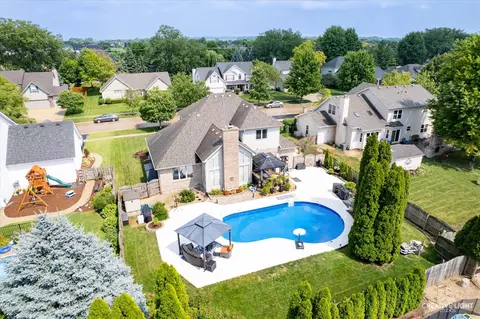 View/Area - 413 Windsor Dr, Oswego, IL 60543 photo 3 of 4