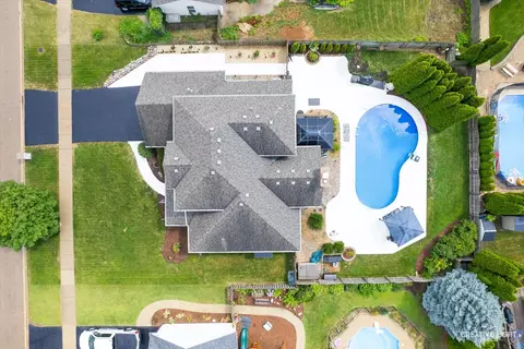 View/Area - 413 Windsor Dr, Oswego, IL 60543 photo 4 of 4