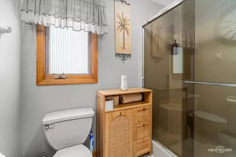 Bath - 413 Windsor Dr, Oswego, IL 60543 photo 2 of 3