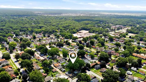 View/Area - 511 27th Ave, Moline, IL 61265 photo 7 of 8