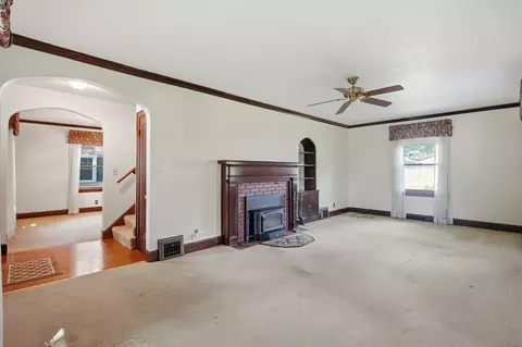 Living - 511 27th Ave, Moline, IL 61265 photo 1 of 2
