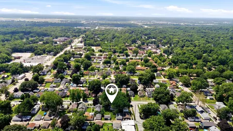 View/Area - 511 27th Ave, Moline, IL 61265 photo 4 of 8