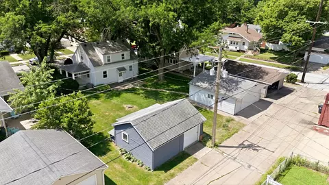 View/Area - 511 27th Ave, Moline, IL 61265 photo 2 of 8